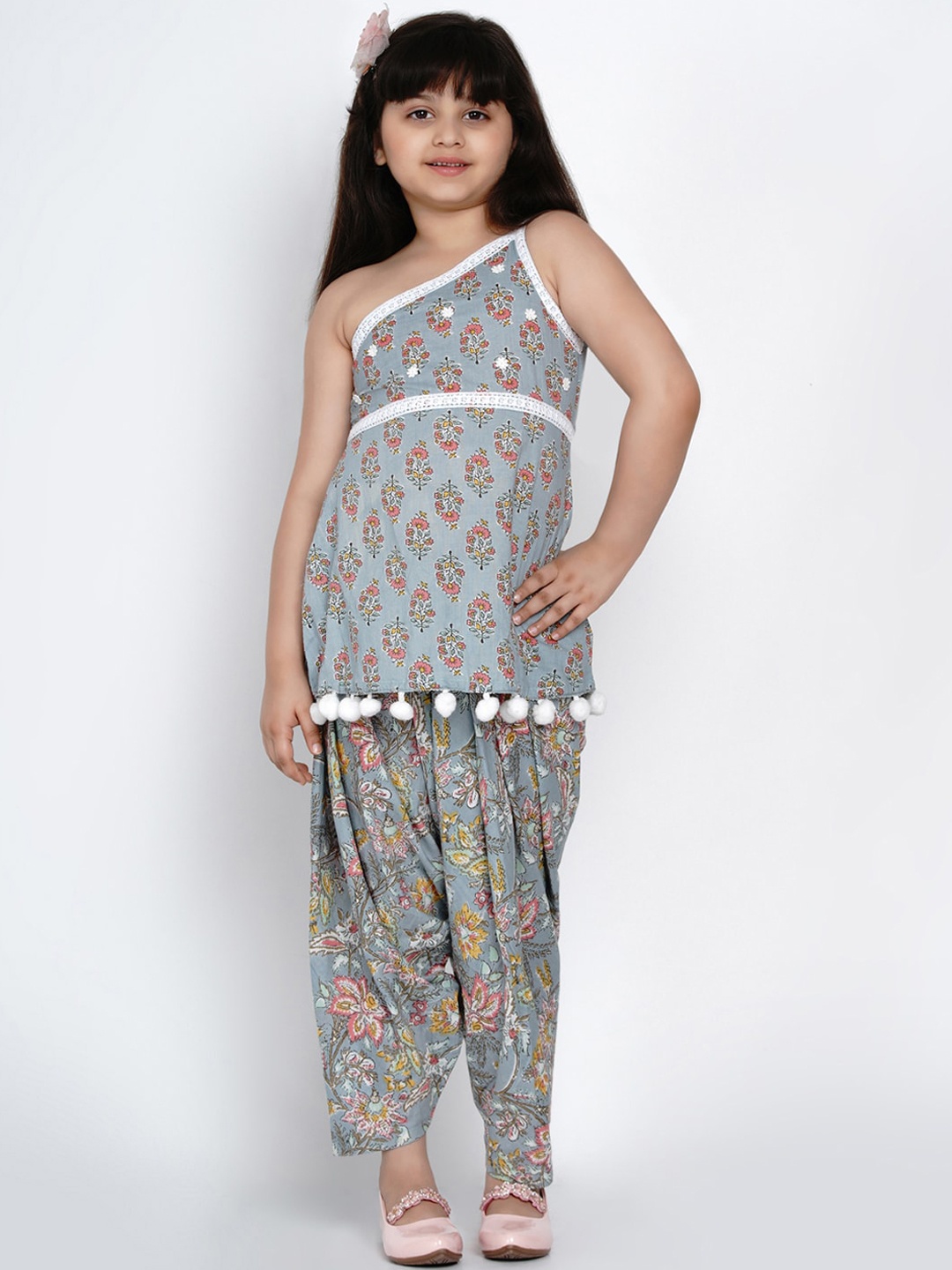 

Bitiya by Bhama Girls Grey & Pink Floral Printed Kurti with Patiala