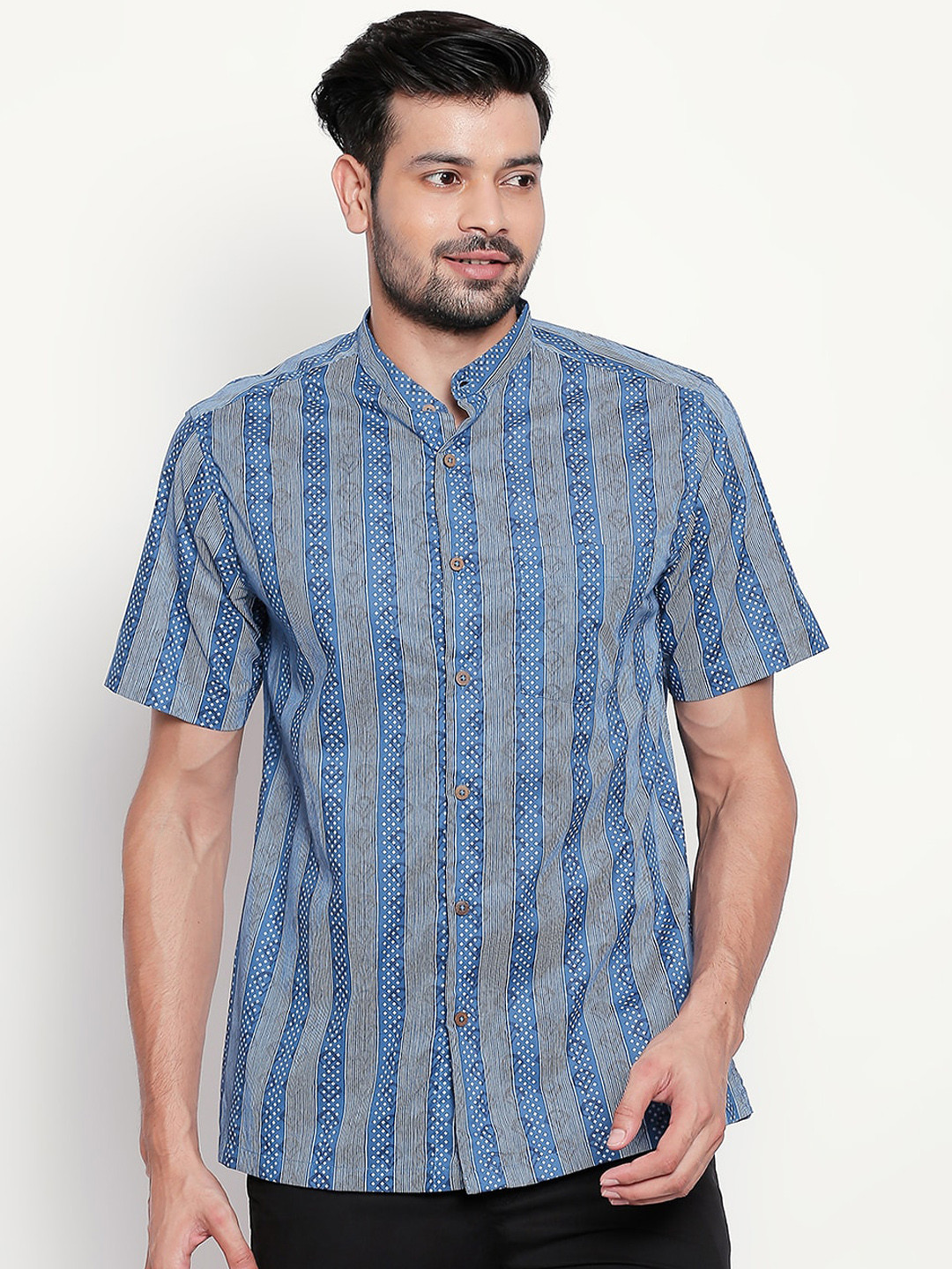 

indus route by Pantaloons Men Blue Regular Fit Printed Casual Shirt