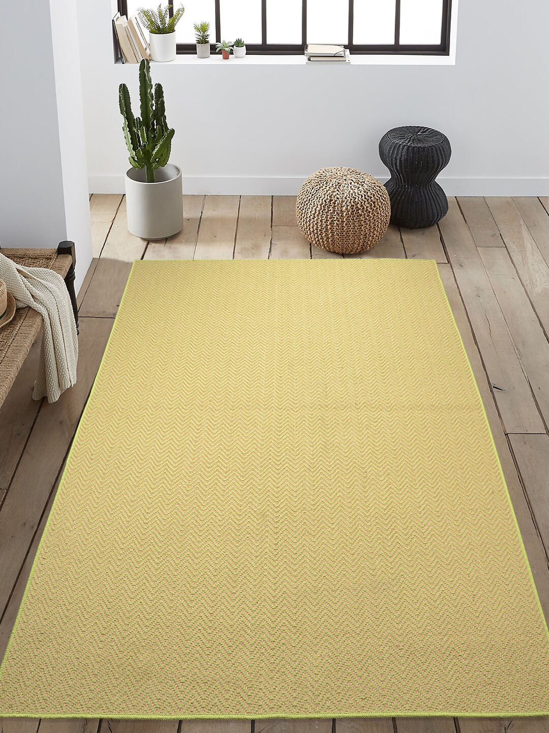 

Saral Home Green & Beige Woven-Design Anti-Skid Carpet