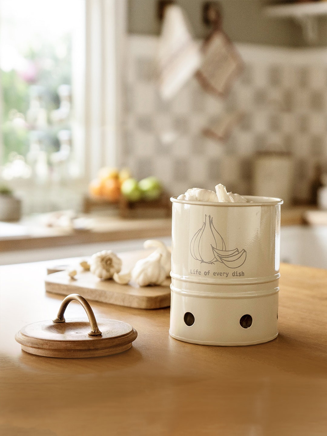 

ellementry Off-White Egg Shell Metal Garlic Storage Bin With Wooden Lid