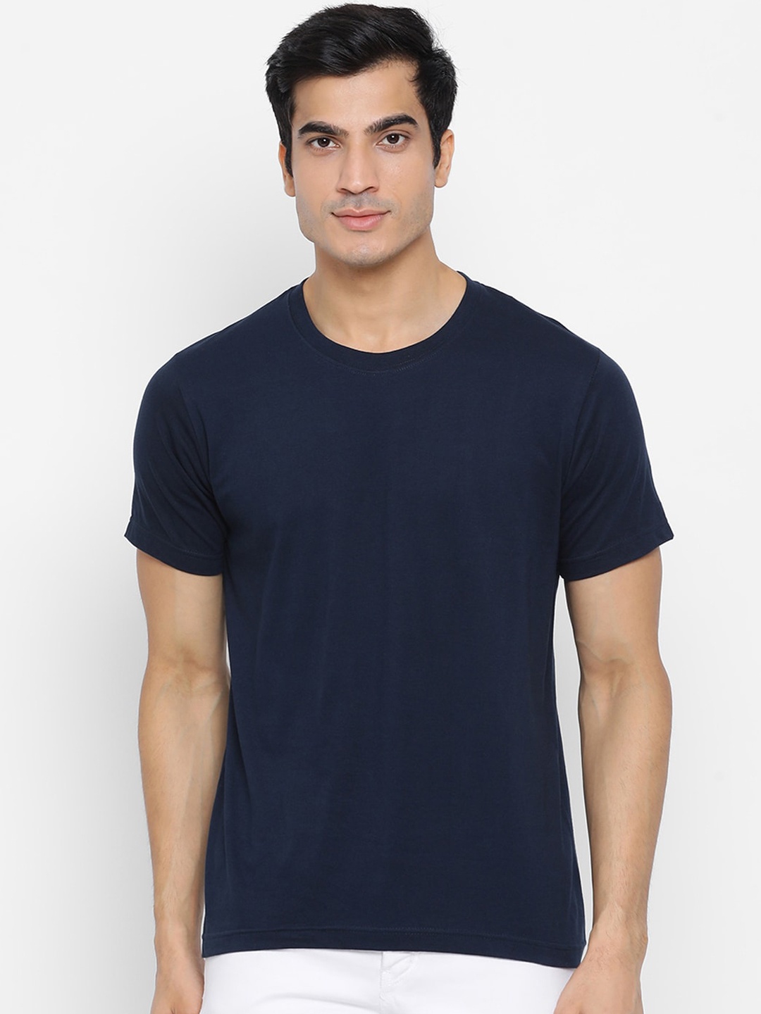 

YOLOCLAN Men Navy Blue Solid Round Neck Pure Cotton T-shirt