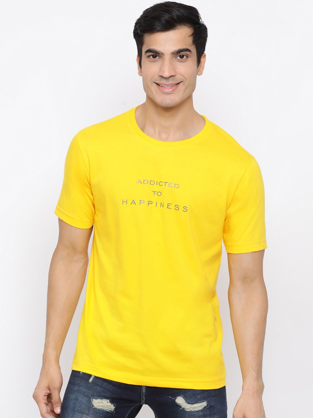 

YOLOCLAN Men Yellow Grey Printed Round Neck Pure Cotton T-shirt
