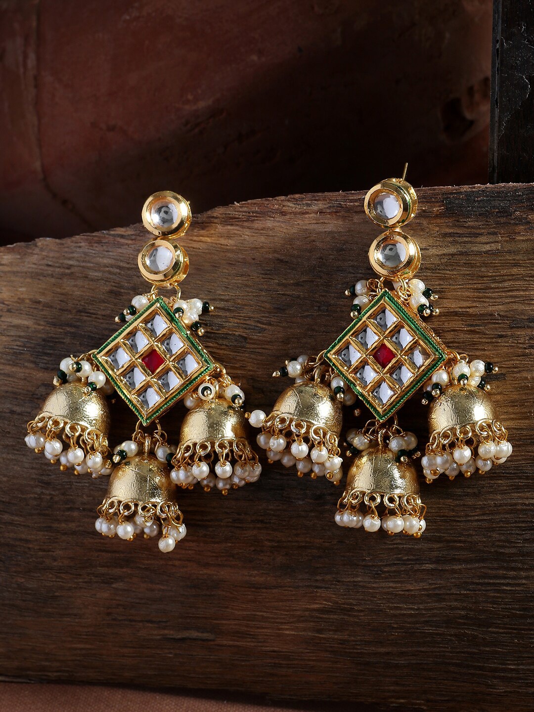 

Shoshaa Red & Green Gold-Plated Handcrafted Kundan Dome Shaped Jhumkas