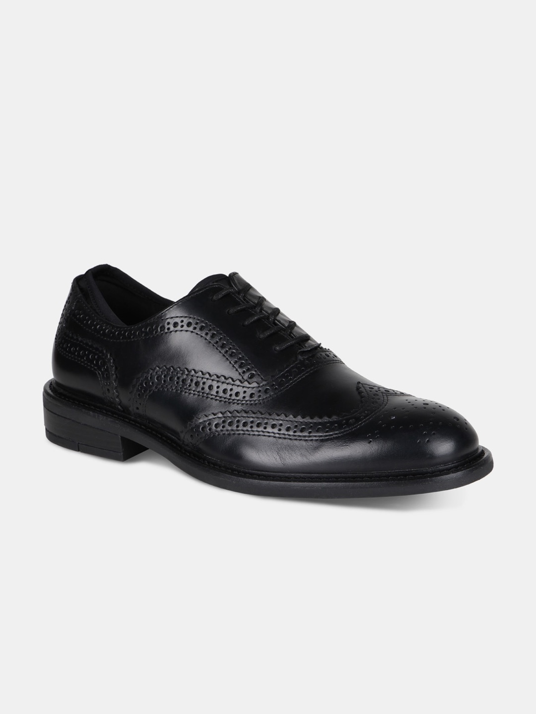 

Kenneth Cole Men Black Textured Leather Formal Brogues