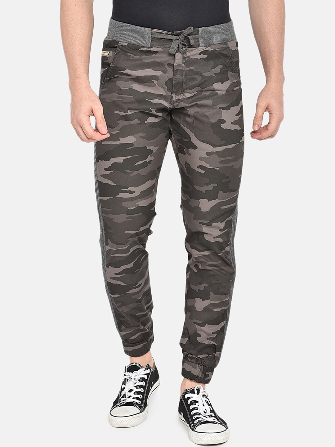 

beevee Men Grey Camouflage Printed Straight-Fit Joggers