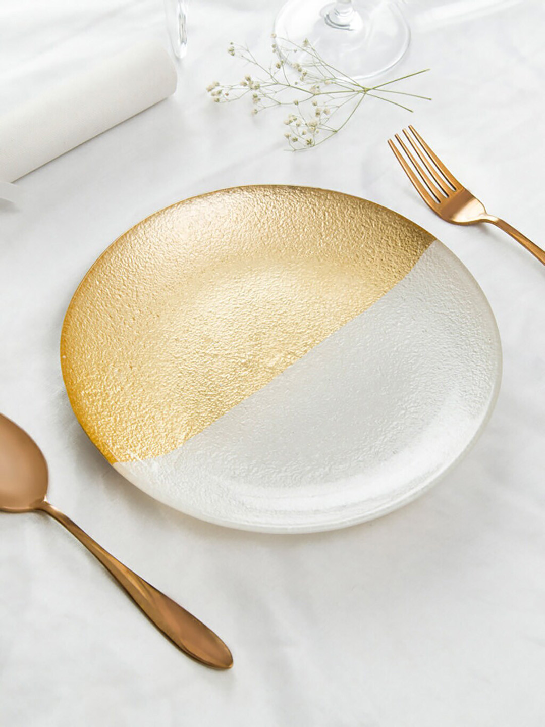 

Bigsmall White & Gold-Toned Ceramic Plate