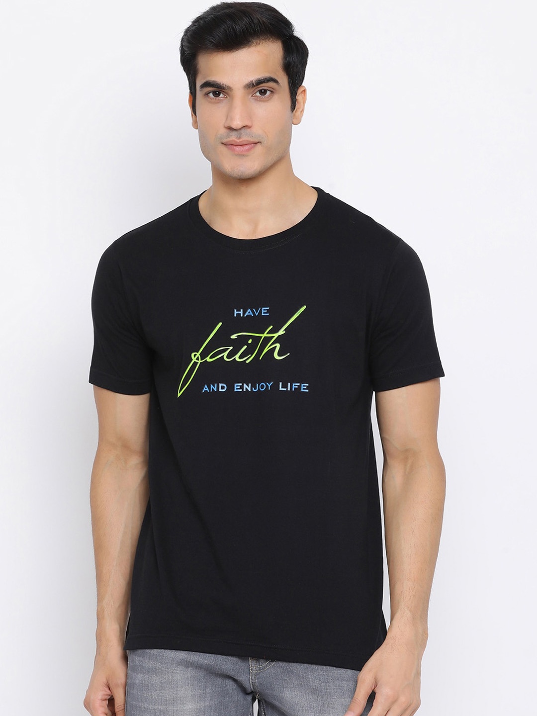 

YOLOCLAN Men Black Green Printed Round Neck Pure Cotton T-shirt
