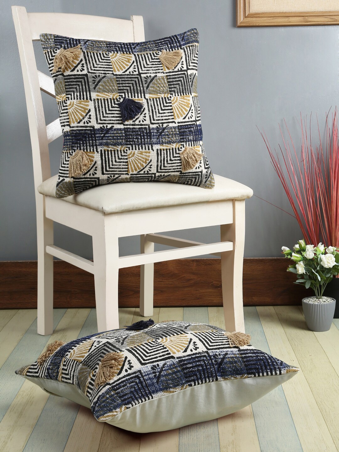 

eyda Off-White & Navy Blue Set of 2 Geometric Square Cushion Covers