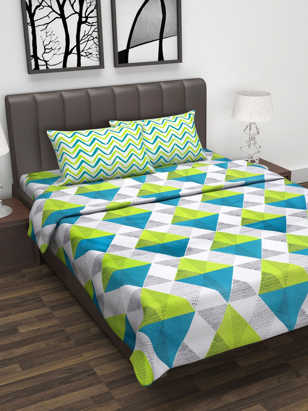 

Divine Casa Green & White Geometric Printed Double Queen Bedsheet With 2 Pillow Covers & Dohar