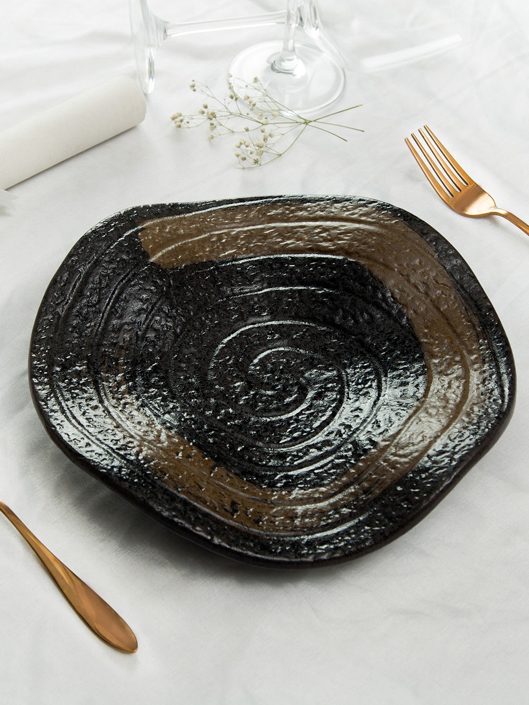 

Bigsmall Black & Brown Artisan Handmade Plate