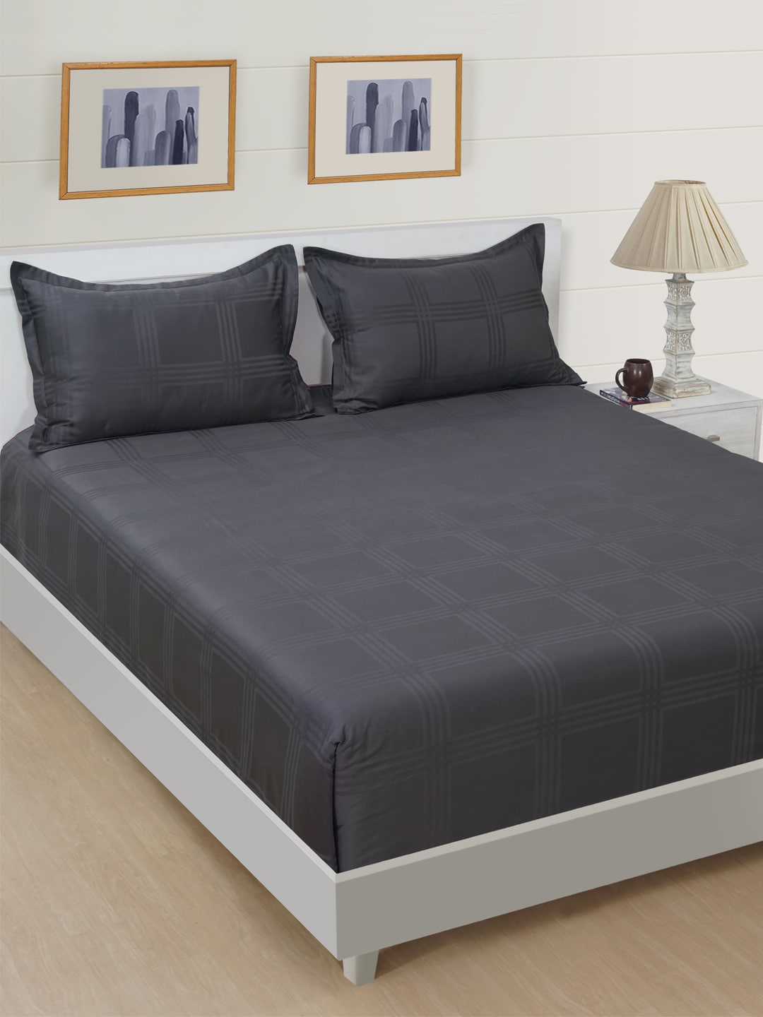 

SWAYAM Grey Geometric 600 TC Cotton 1 Queen Bedsheet with 2 Pillow Covers