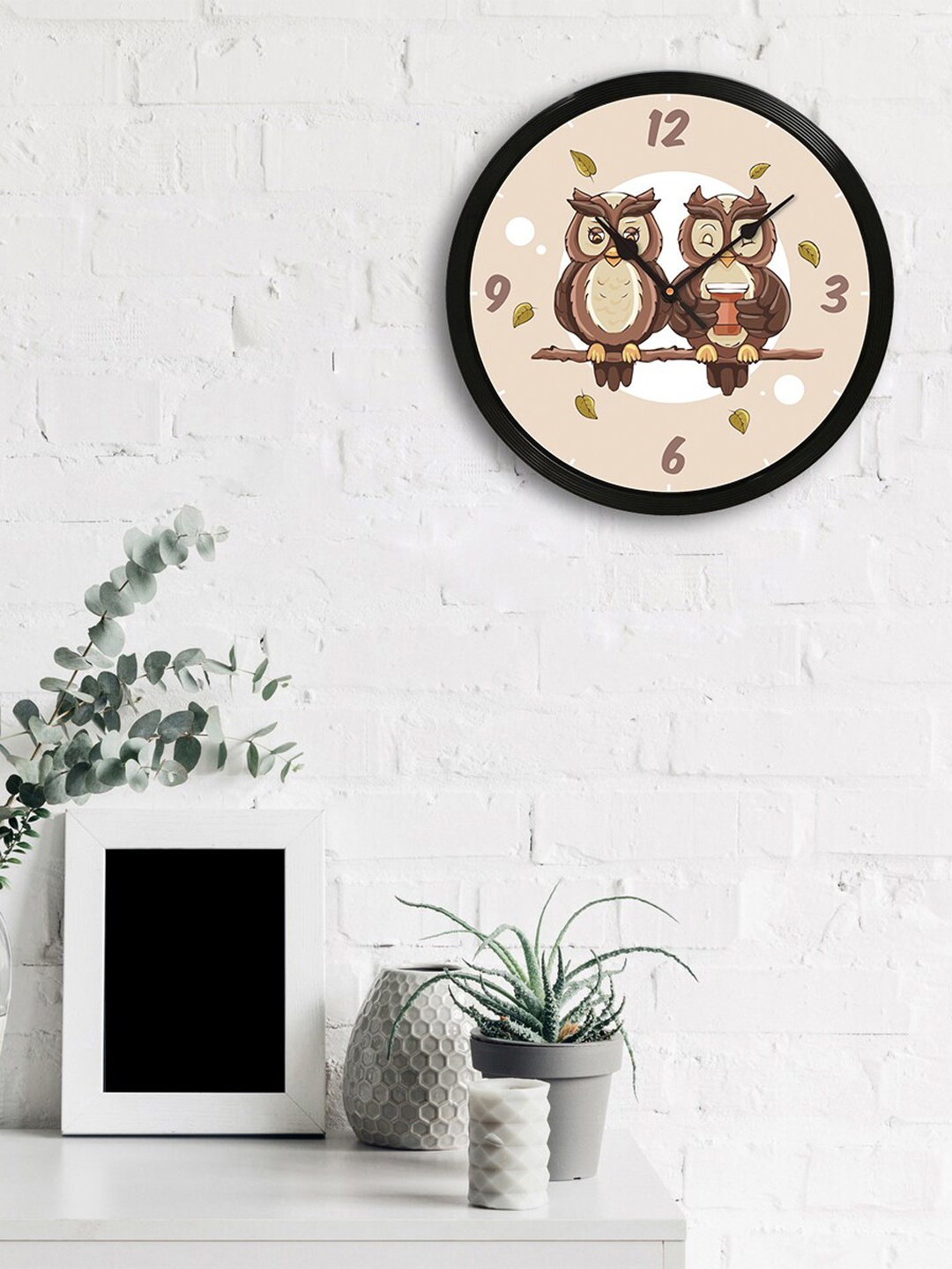eCraftIndia Black & Brown Round Printed 31 cm Analogue Wall Clock