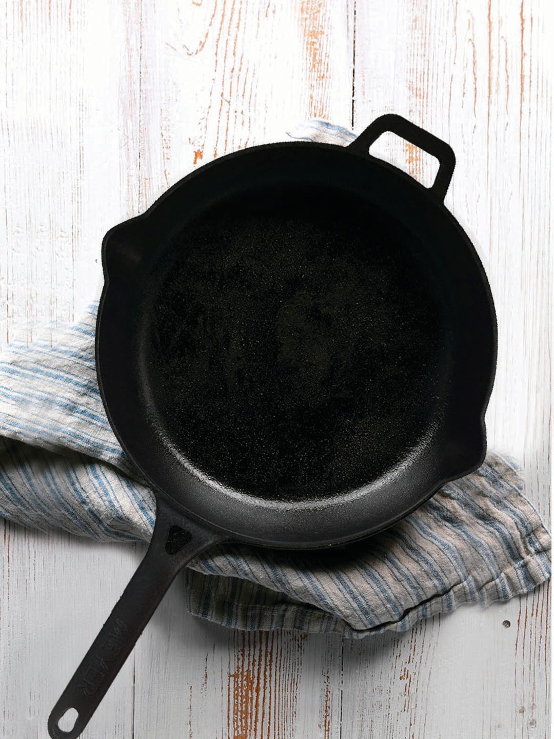 

MEYER Black Pre-Seasoned Cast Iron Skillet 26cm