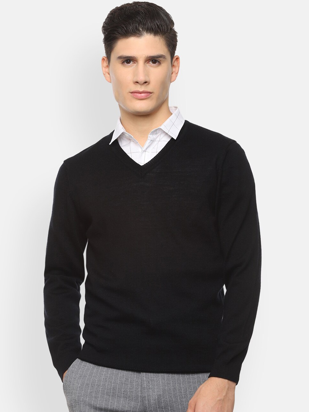 

Van Heusen Men Black Solid Pullover Sweater