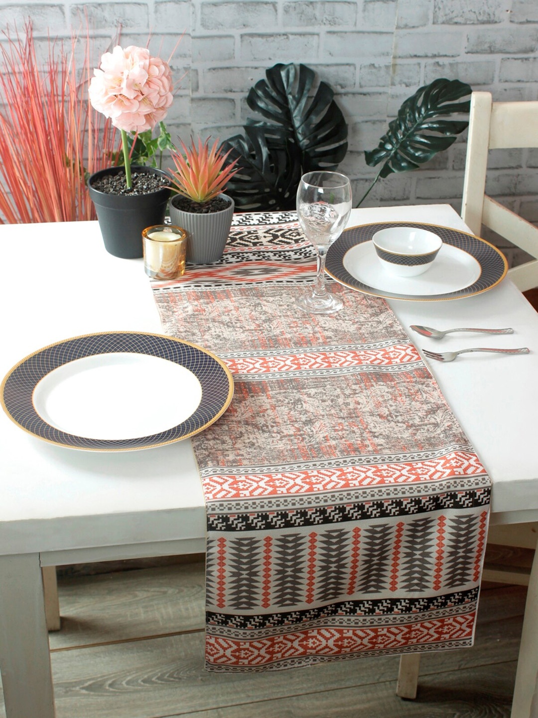 

ROMEE Cream-Coloured & Brown Geometric Printed Table Runner