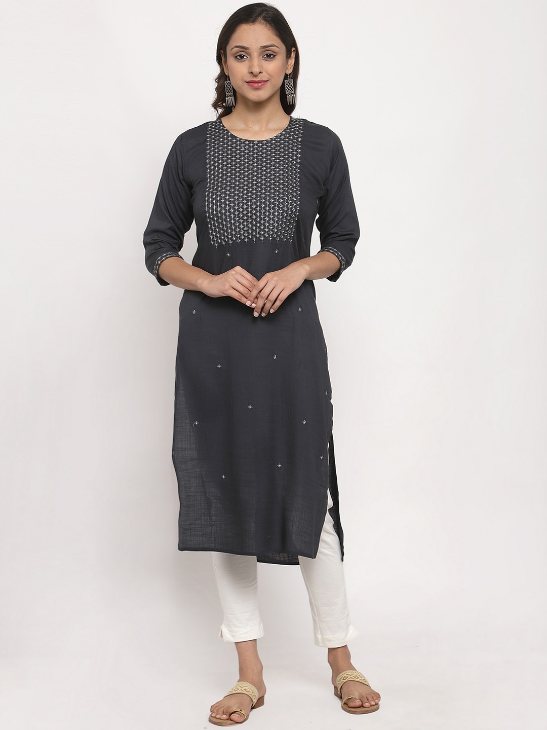 

TAG 7 Women Grey Embroidered Straight Kurta