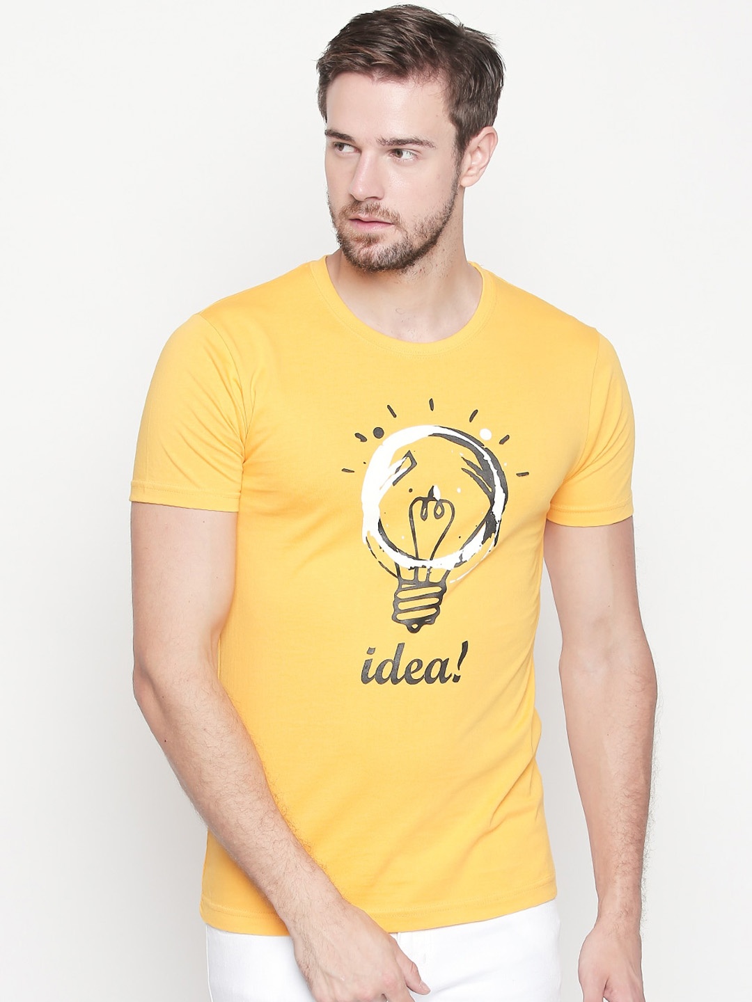 

ROLLER FASHIONS Men Yellow White Printed Round Neck Pure Cotton T-shirt