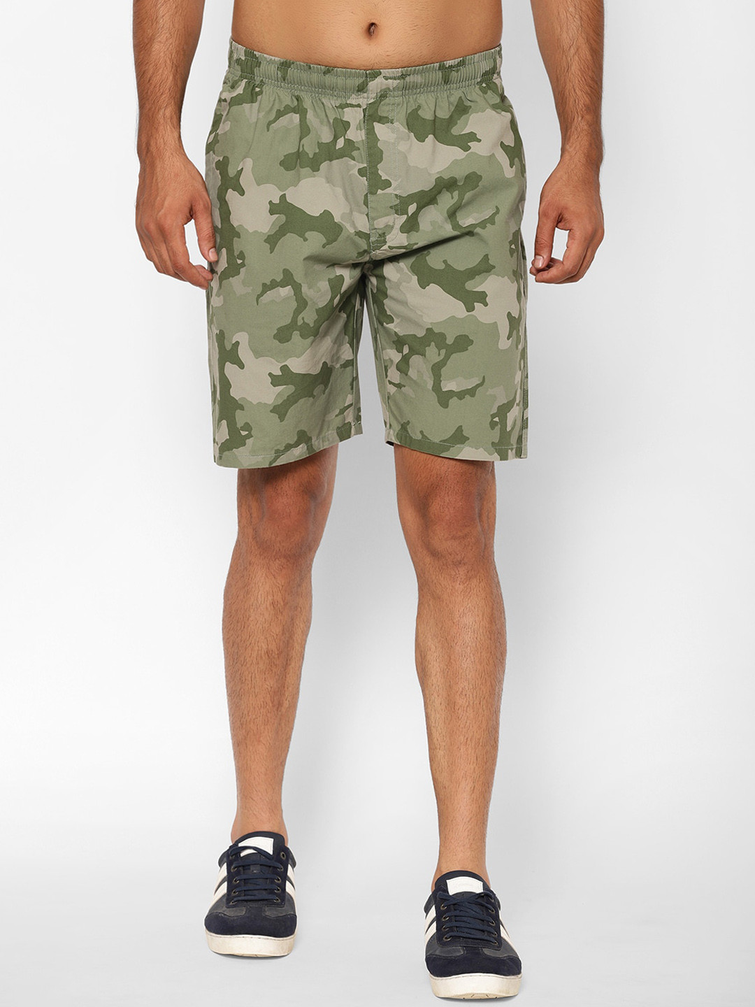 

SAPPER Men Green Camouflage Printed Regular Fit Shorts