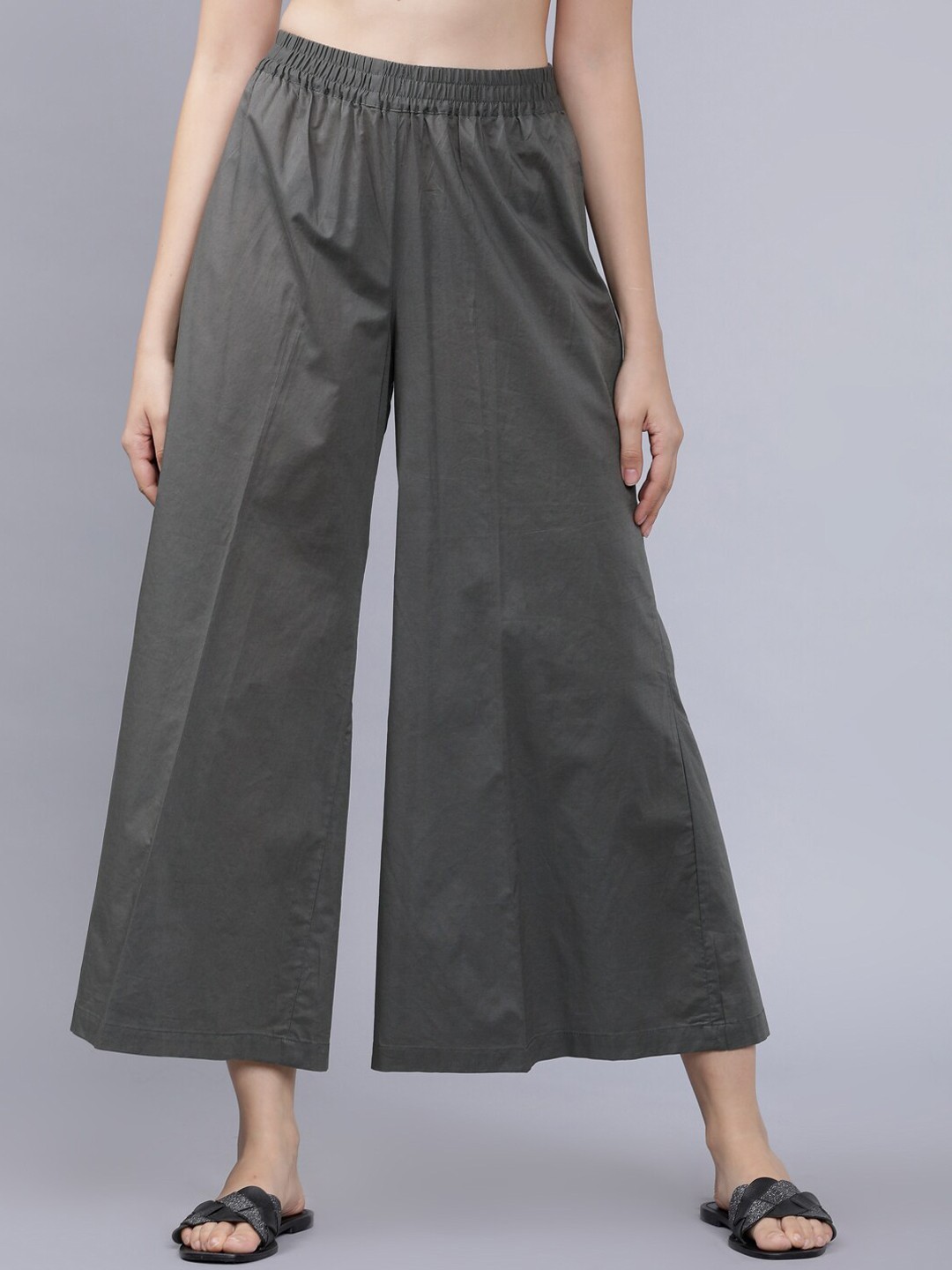 

Vishudh Women Grey Solid Flared Palazzos