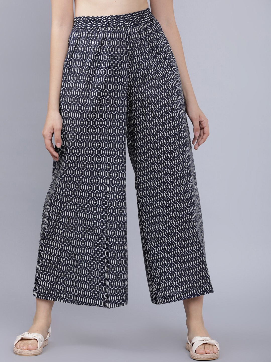 

Vishudh Women Black & White Printed Straight Palazzos