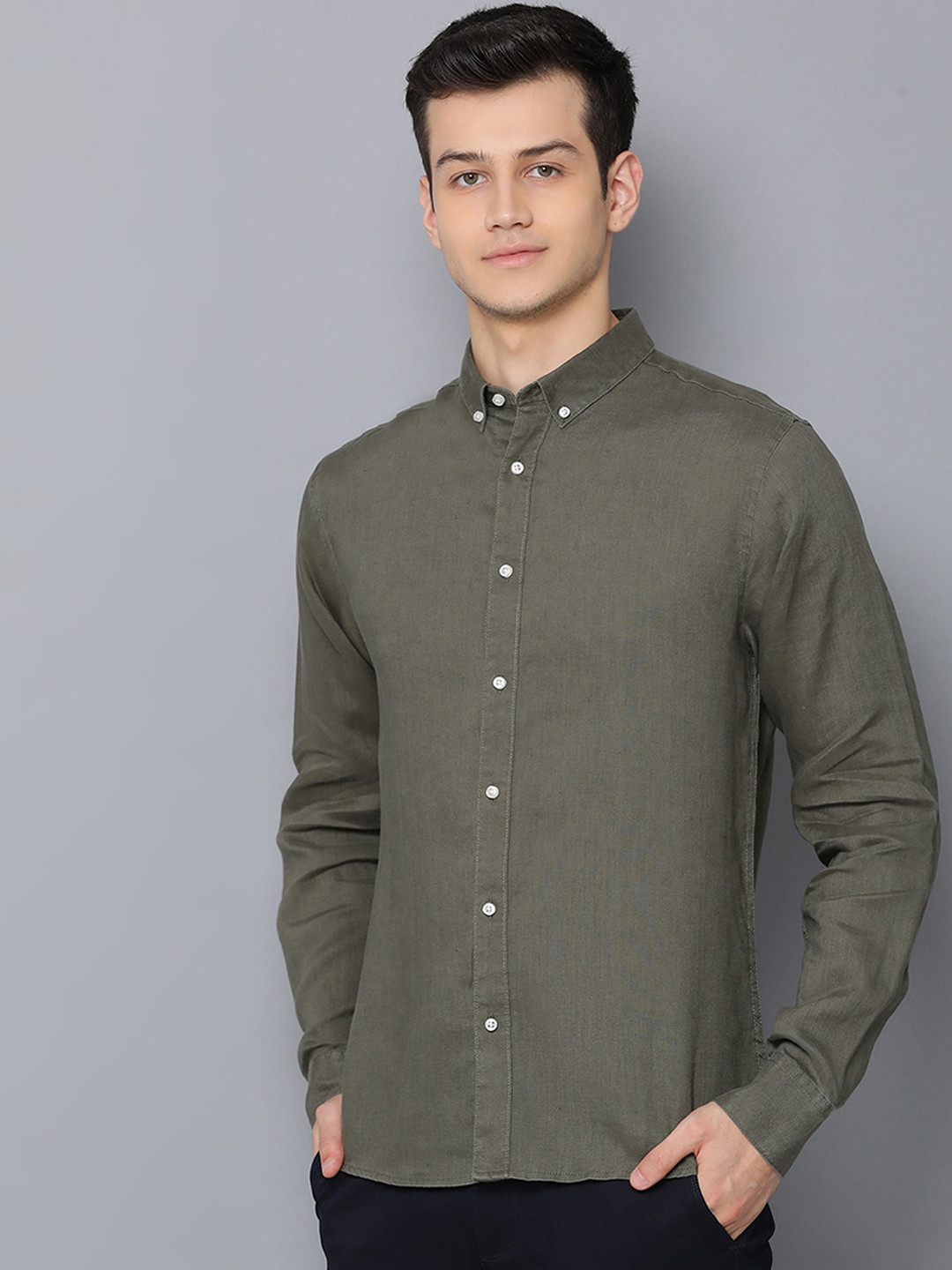 

Bruun & Stengade Men Olive Green Linen Slim Fit Solid Casual Shirt