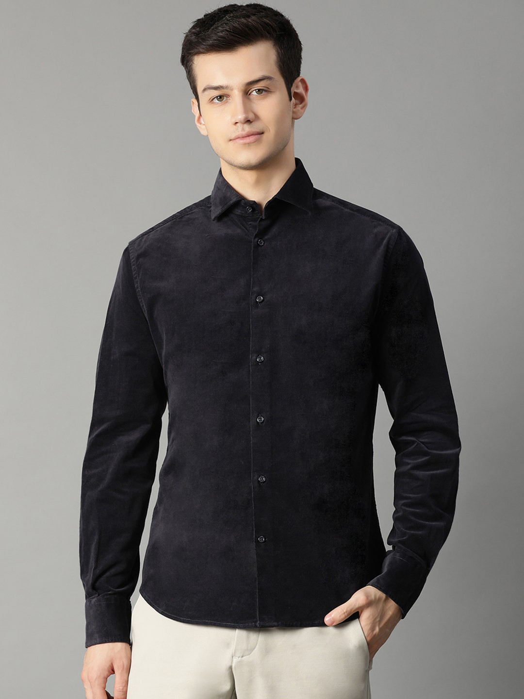 

Bruun & Stengade Men Navy Blue Slim Fit Solid Casual Shirt