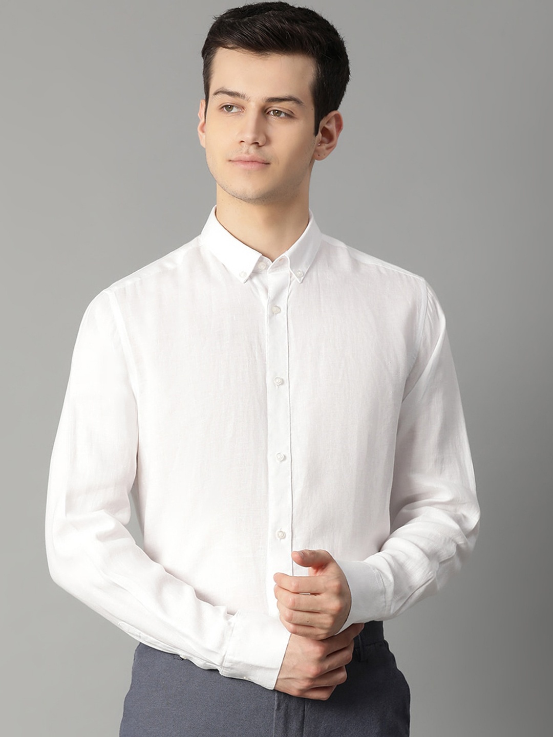 

Bruun & Stengade Men White Linen Regular Fit Solid Formal Shirt