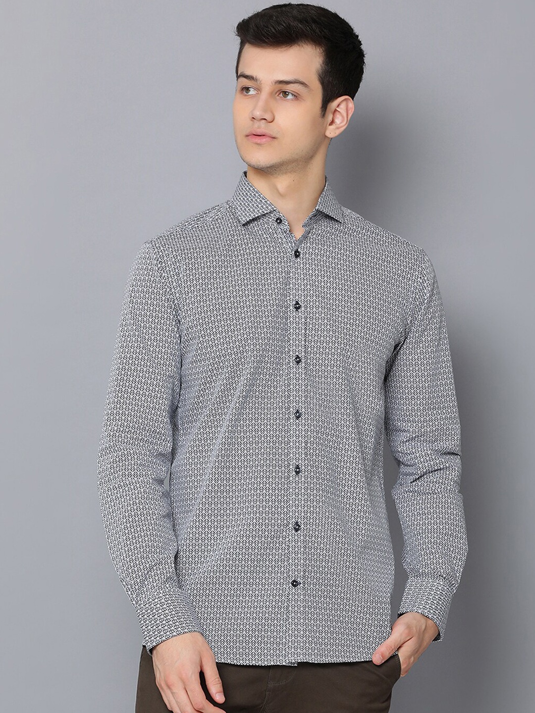 

Bruun & Stengade Men Black & White Slim Fit Printed Casual Shirt