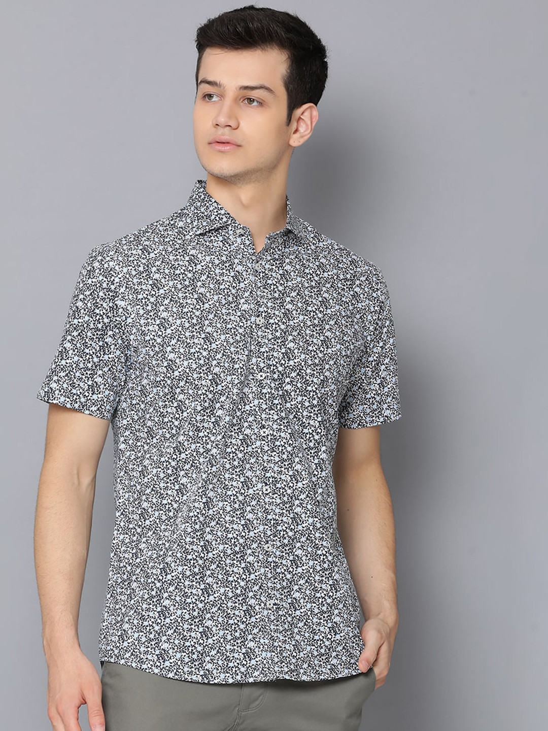 

Bruun & Stengade Men Navy Blue & White Slim Fit Printed Casual Shirt