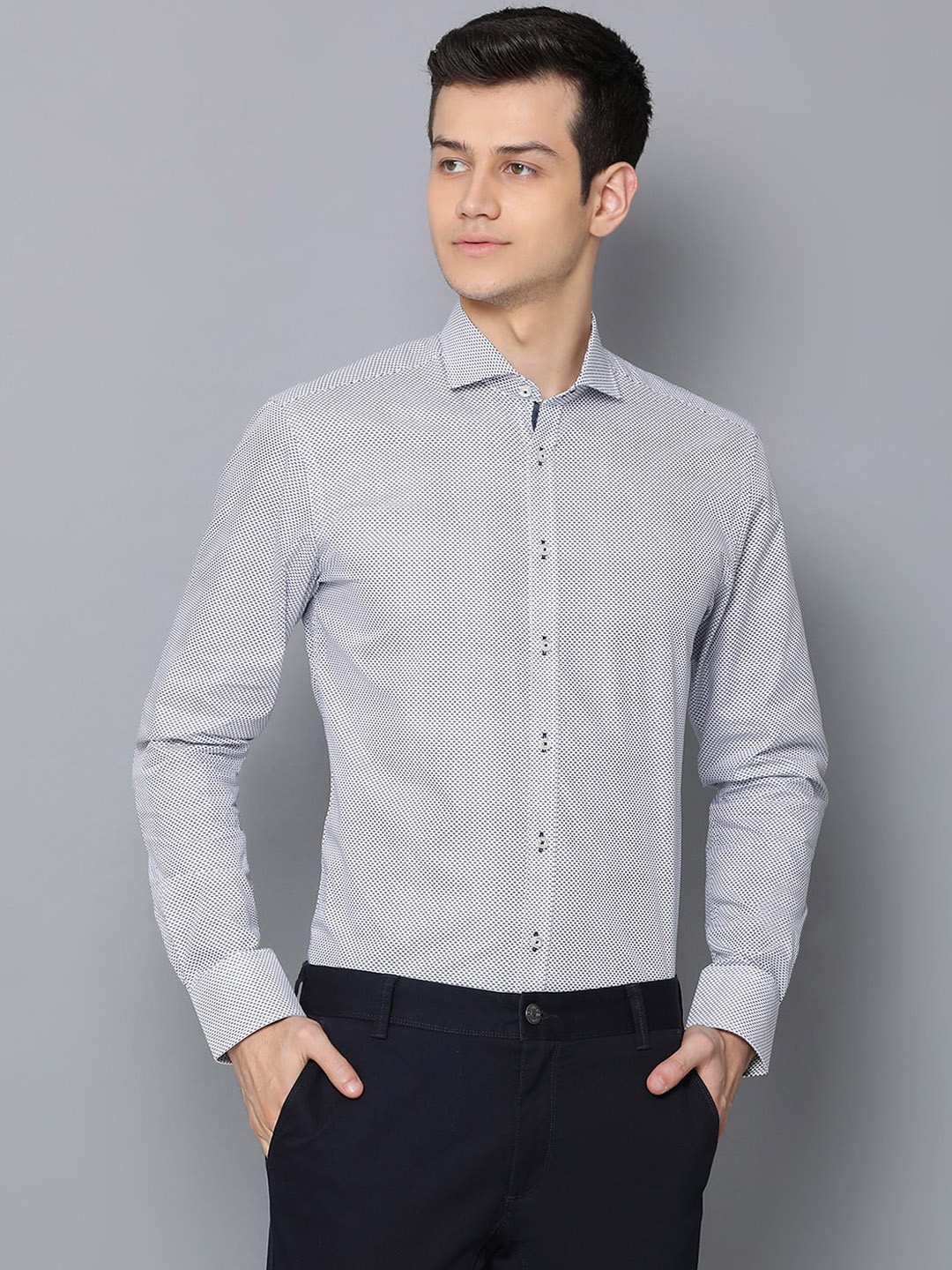 Bruun & Stengade Men White & Navy Blue Slim Fit Printed Casual Shirt