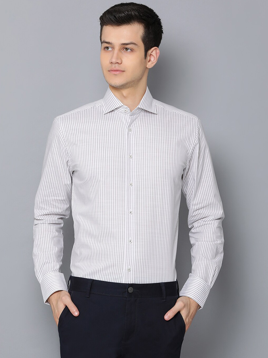 

Bruun & Stengade Men Grey & White Slim Fit Striped Casual Shirt