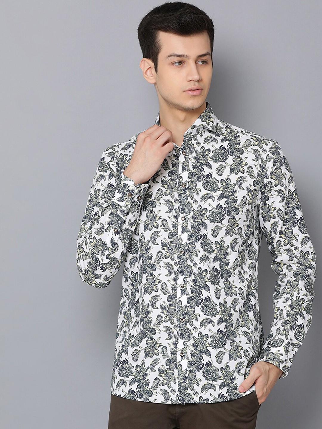 

Bruun & Stengade Men White & Yellow Slim Fit Floral Printed Casual Shirt