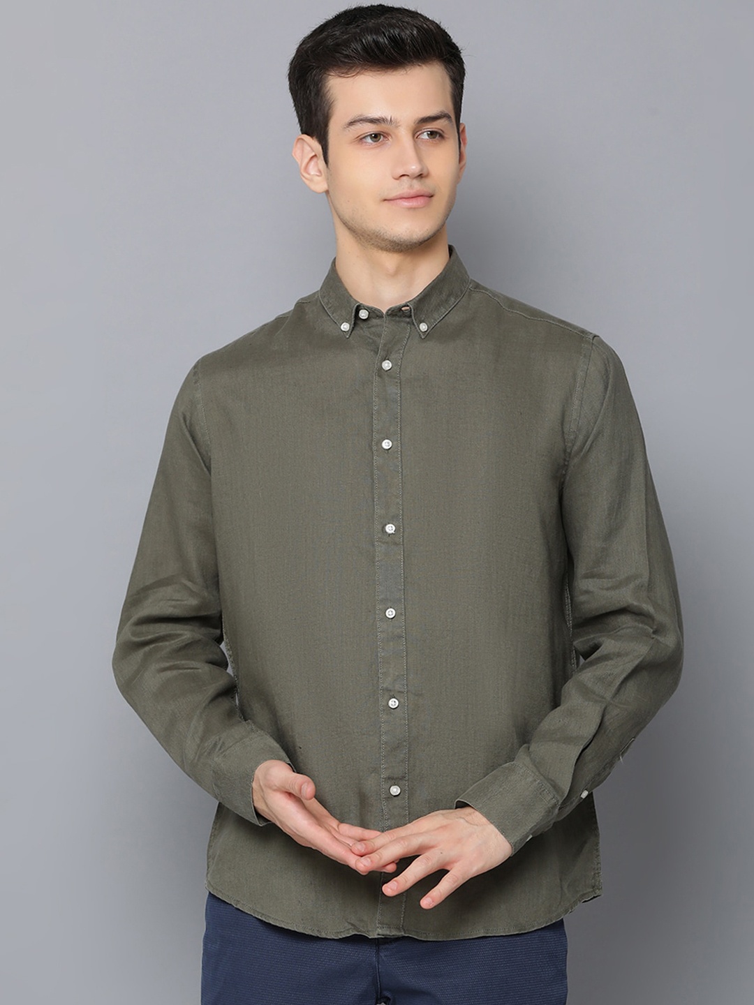 

Bruun & Stengade Men Olive Green Regular Fit Solid Linen Casual Shirt