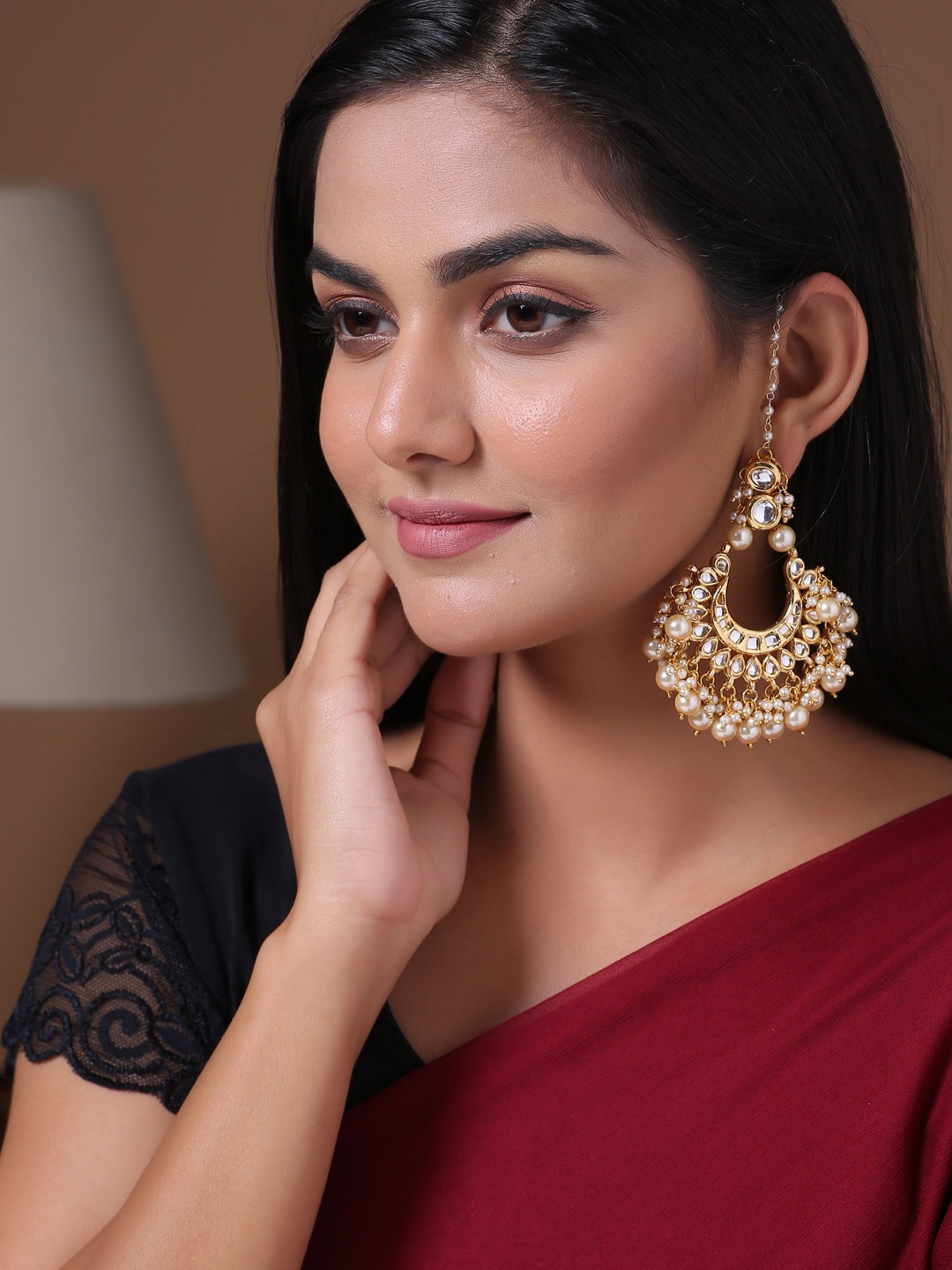 

Shoshaa Gold & Off-White Crescent Shaped Chandbalis