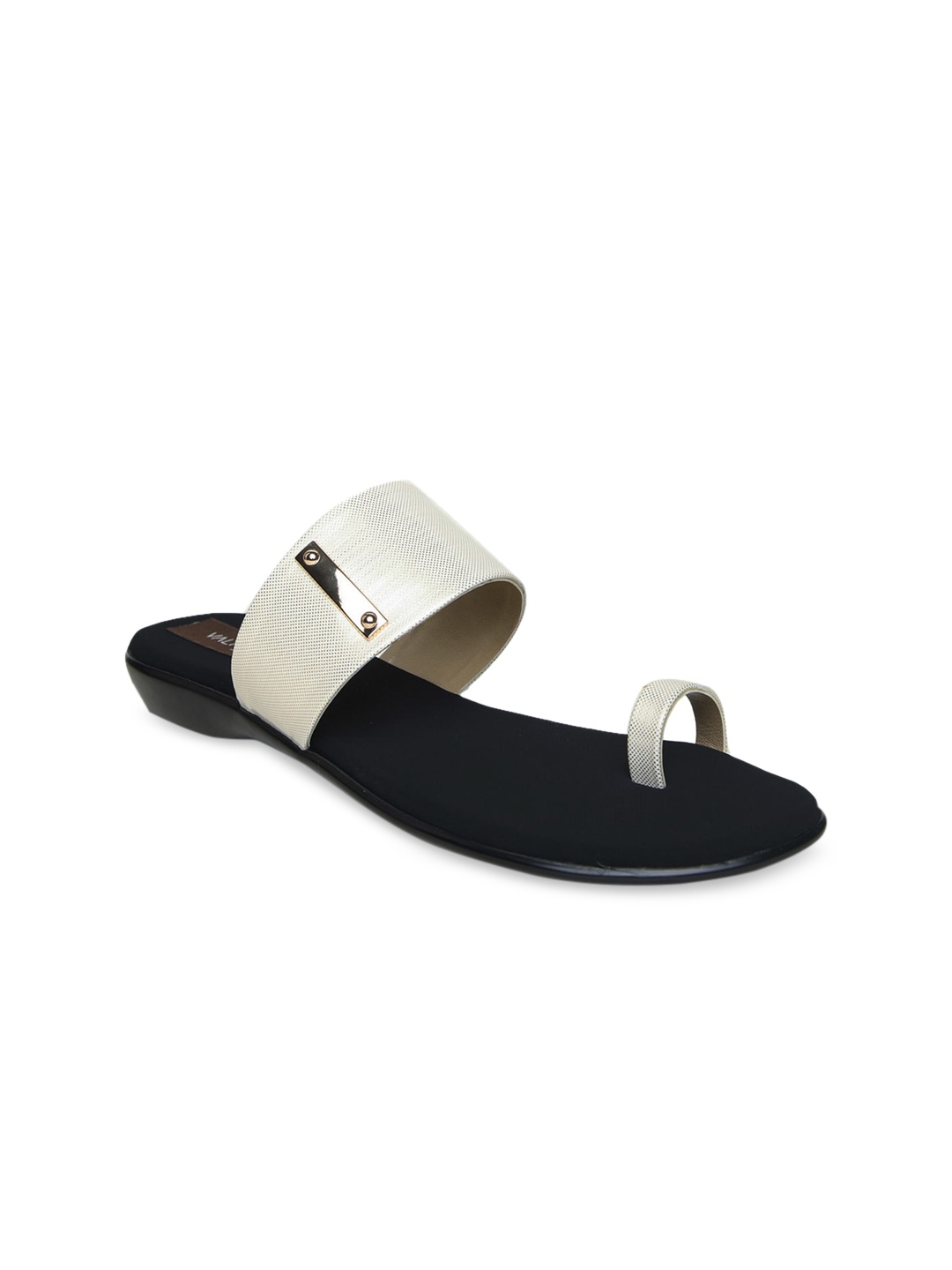 VALIOSAA Women Cream-Coloured Solid One Toe Flats