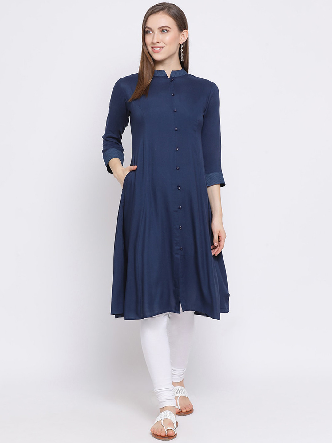 

Span Women Navy Blue Solid A-Line Kurta