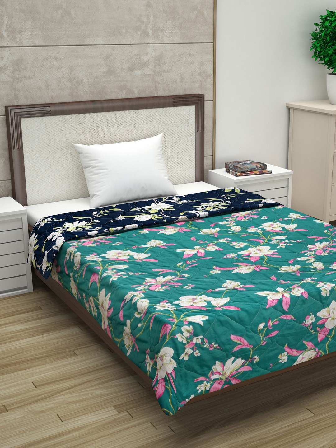 

Divine Casa Green & Navy Blue Floral Mild Winter 110 GSM Single Bed Comforter