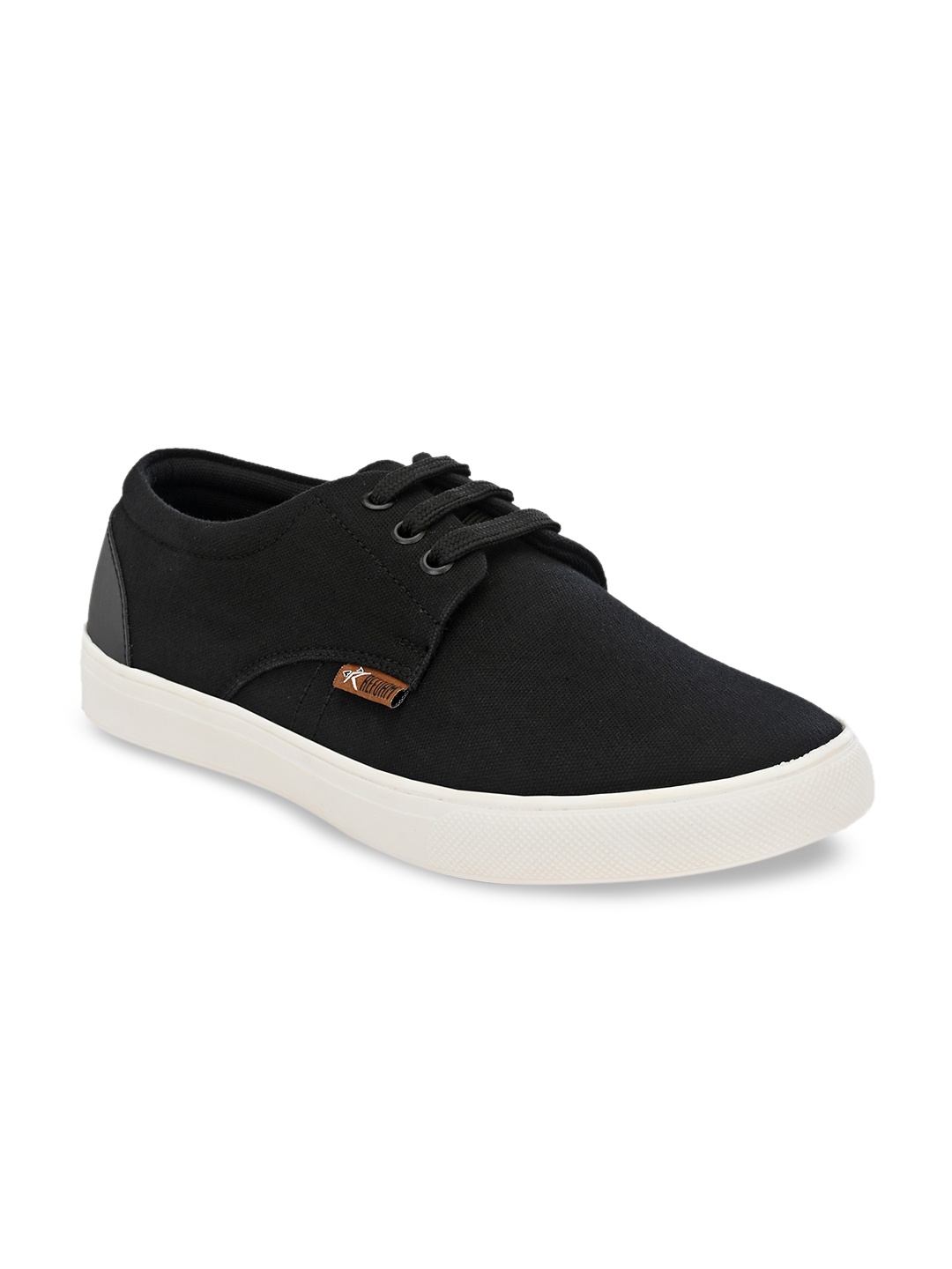 

REFOAM Men Black Solid Sneakers