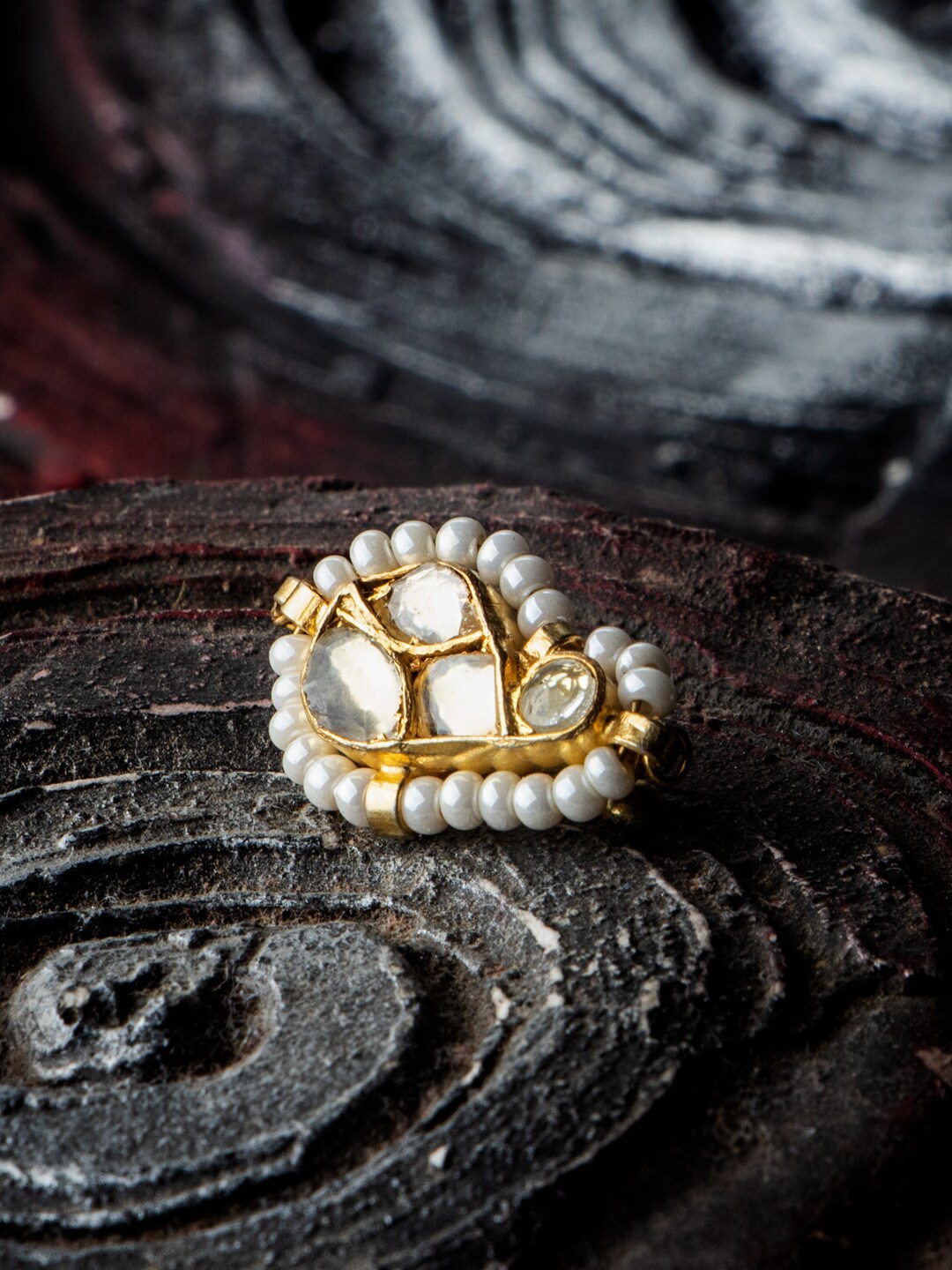 

MORKANTH JEWELLERY Gold-Plated & White Kundan & Pearl Embellished Nosepin