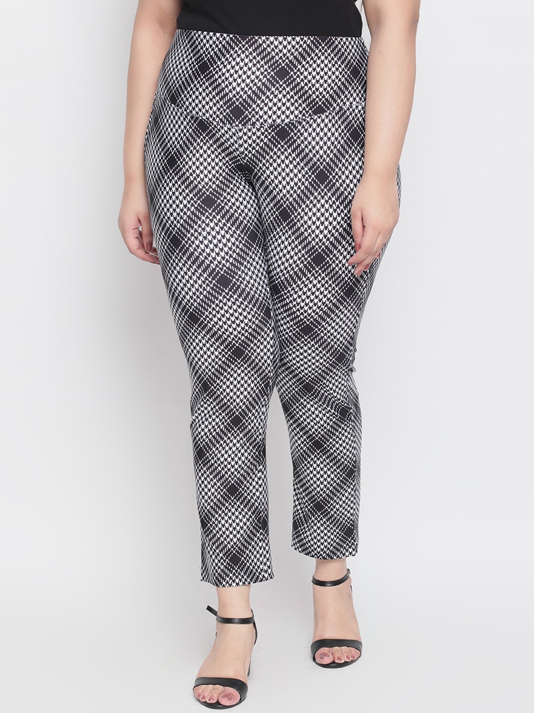

Amydus Women Plus Size Black & White Regular Fit Checked Regular Trousers