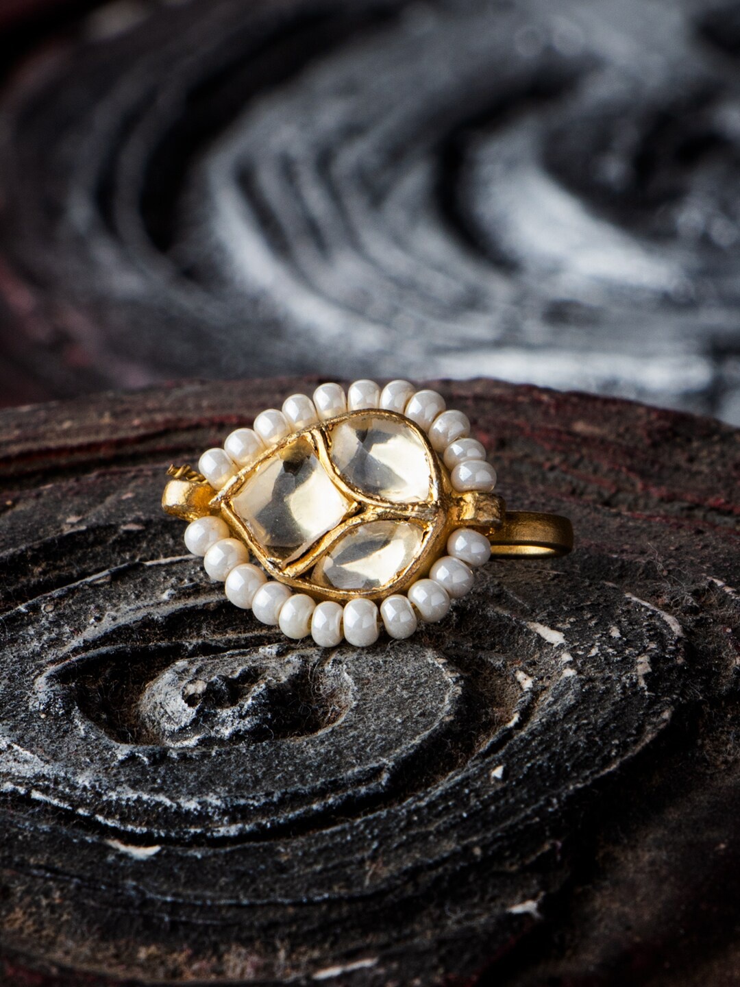 

MORKANTH JEWELLERY Gold-Plated & White Kundan & Pearl Embellished Nosepin
