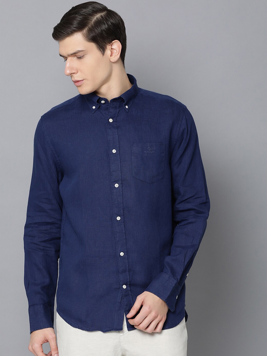 

GANT Men Navy Blue Regular Fit Solid Casual Shirt