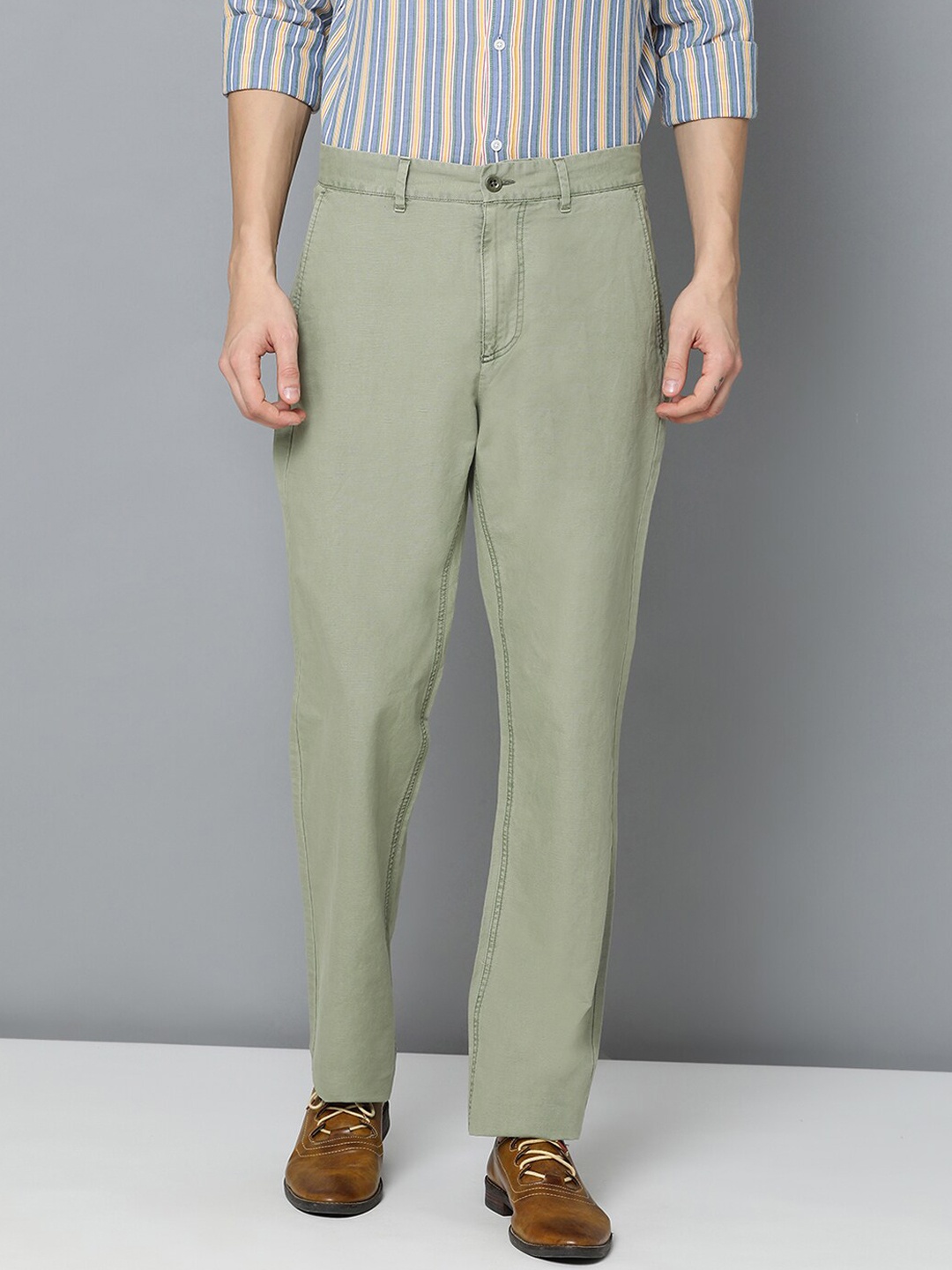 

GANT Men Olive Green Regular Fit Solid Chinos