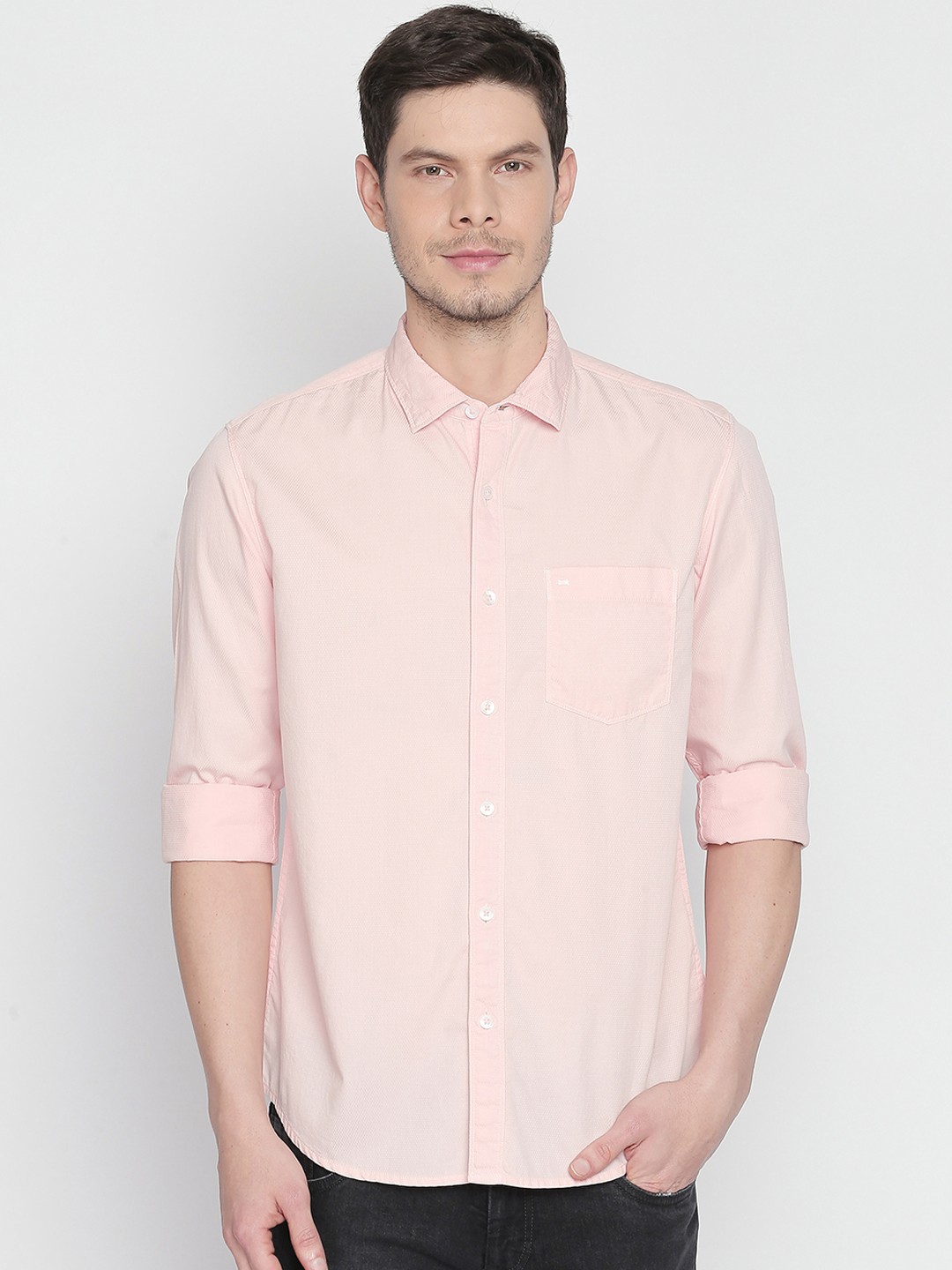 

Basics Men Peach-Coloured Slim Fit Solid Casual Shirt