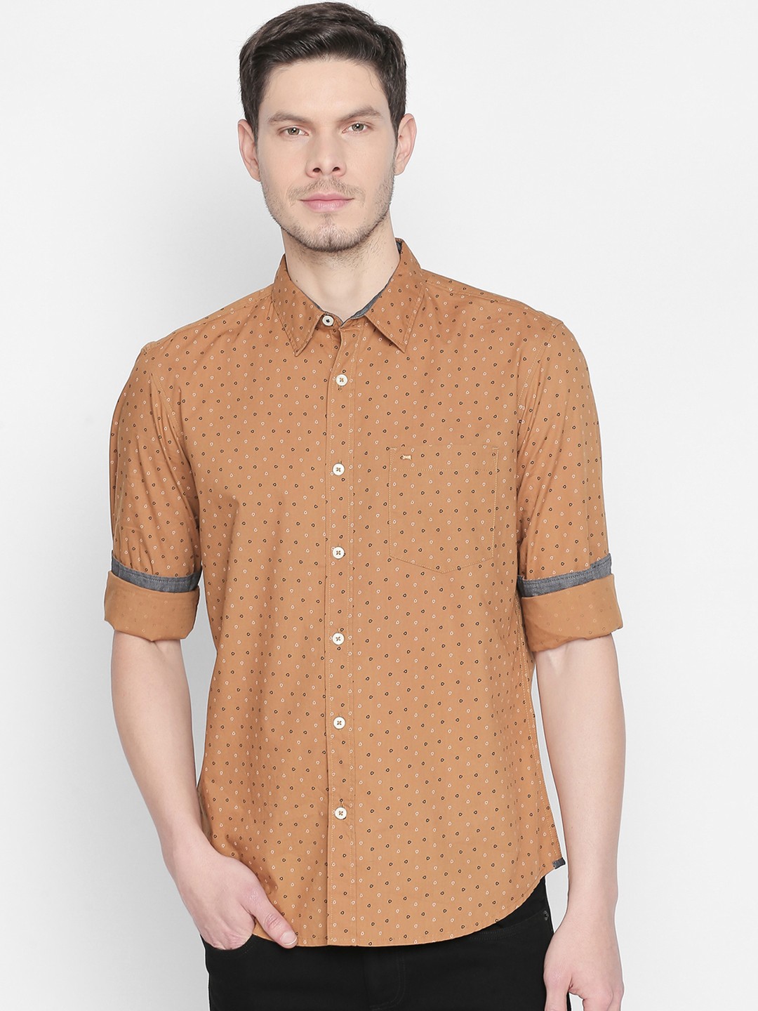 

Basics Men Brown Slim Fit Printed Casual Shirt