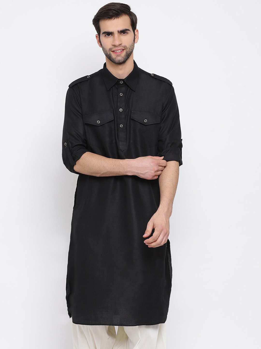 

VASTRAMAY Men Black Solid Straight Pathani Kurta