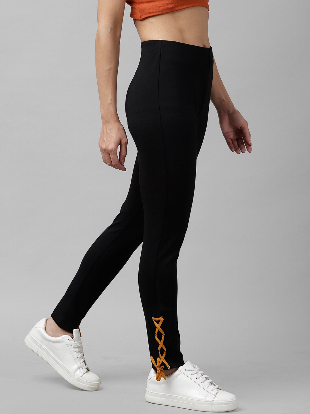 

KASSUALLY Women Black Solid Slim-Fit Treggings