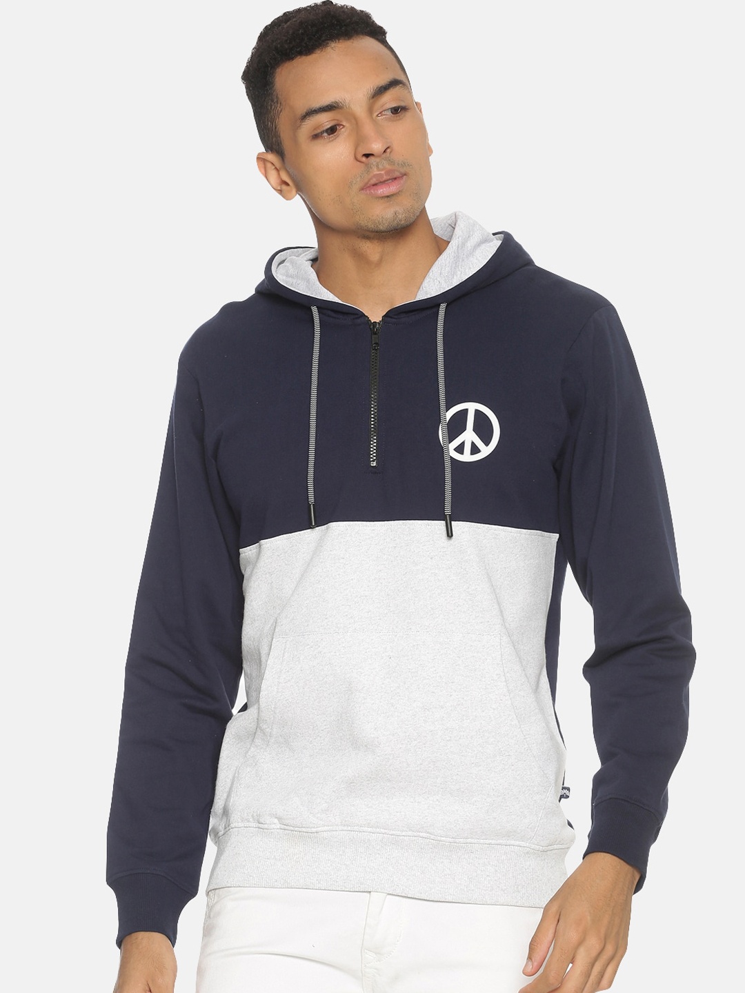 

Chennis Men Navy Blue & White Colourblocked Hooded Sweatshirt