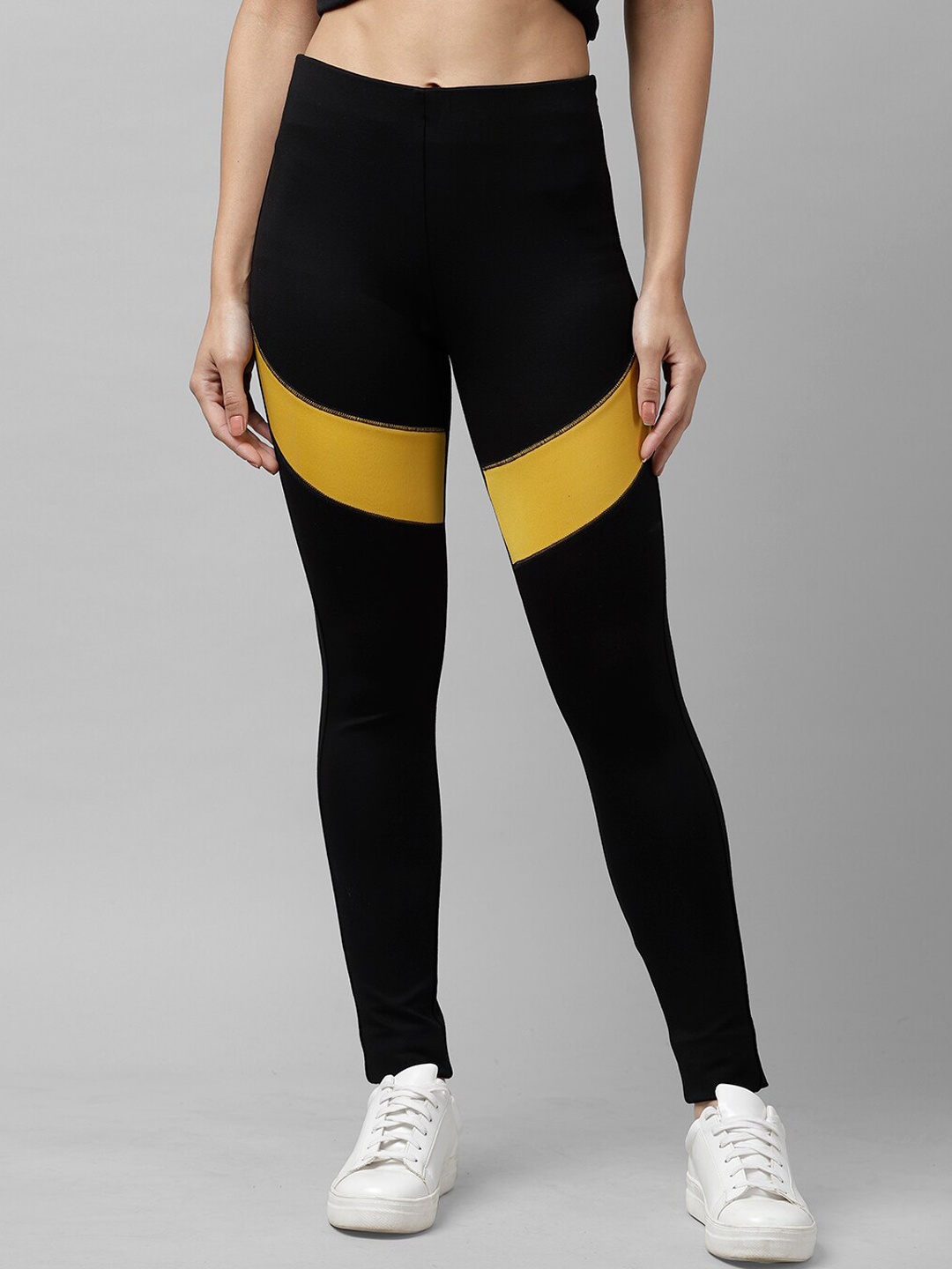 

KASSUALLY Women Black & Yellow Colourblocked Slim-Fit Tights