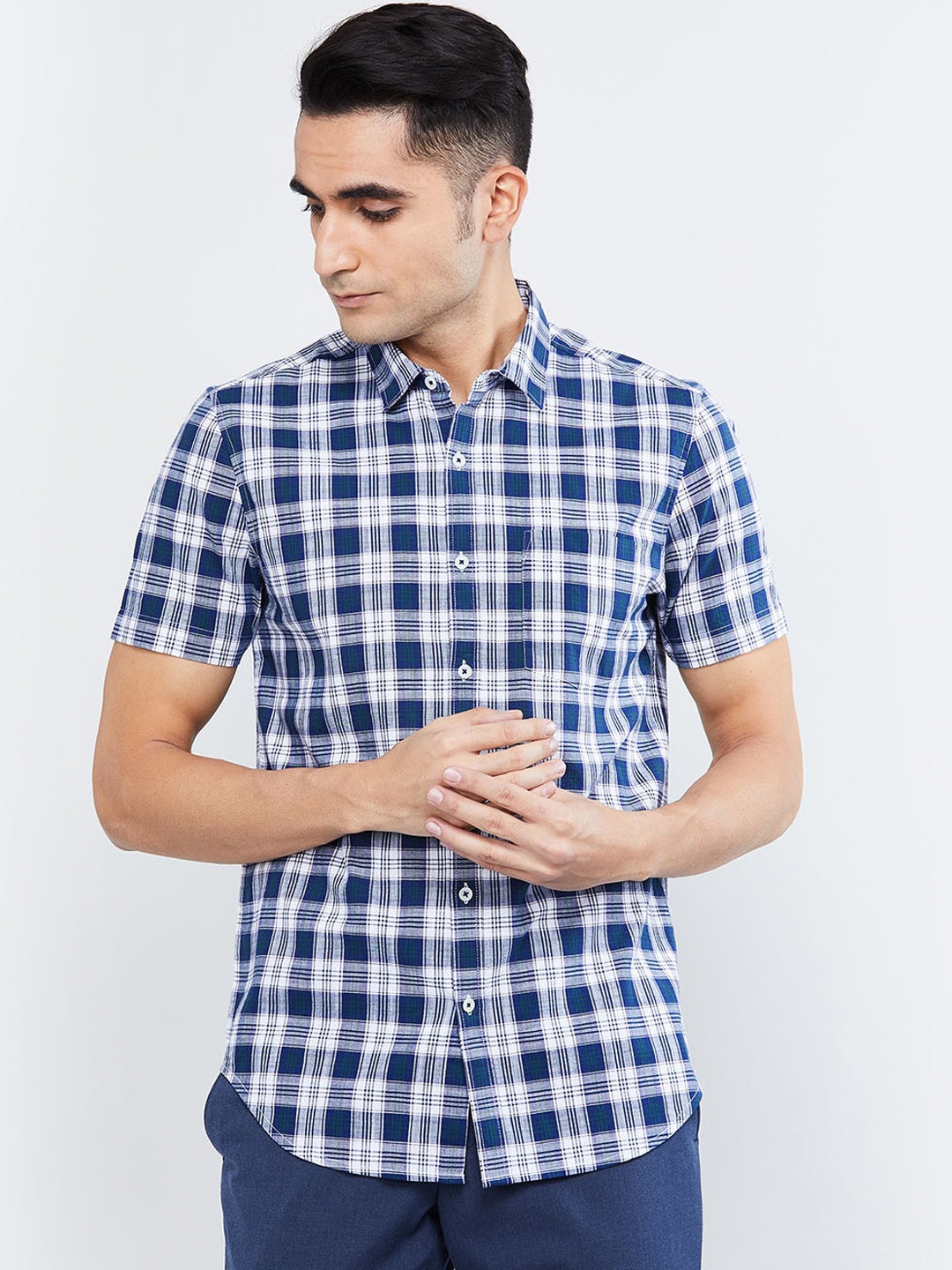

max Men Blue Regular Fit Checked Casual Shirt